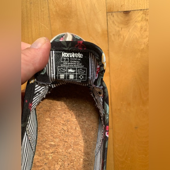 Konkrete women flower shoe size 7 - Picture 2 of 6